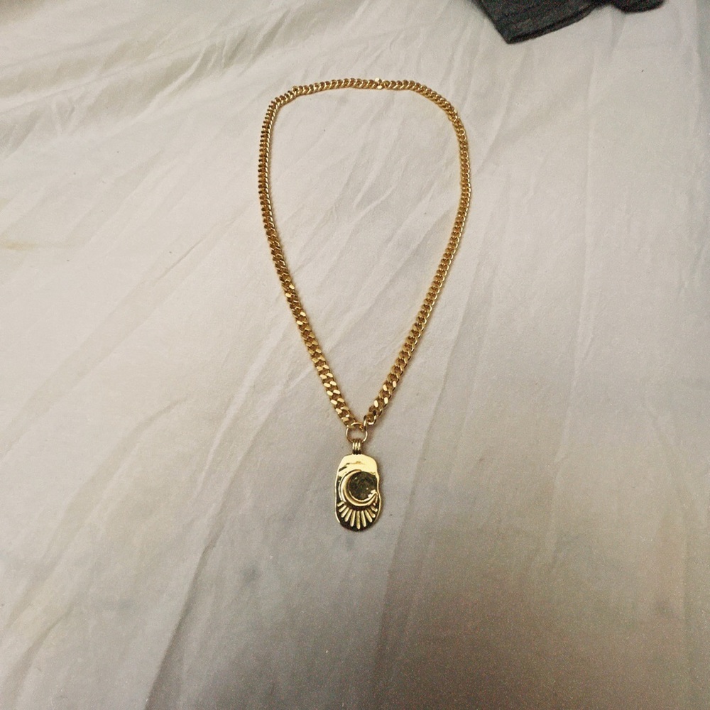18k gold plated cuban chain 21” with moon pendant